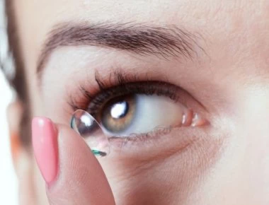 Ολα όσα πρέπει να γνωρίζετε για τους φακούς επαφής – Προσοχή από πού τους αγοράζετε